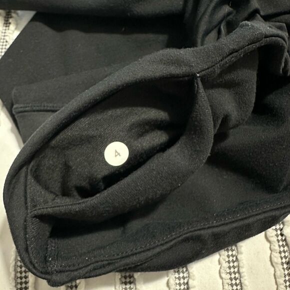 Lululemon Ruched Waist And Side Bottom Black Capri Leggings Size 4 Yoga Athletic - Picture 7 of 11